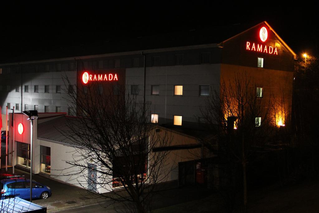 Ramada Wakefield Hotel Eksteriør billede