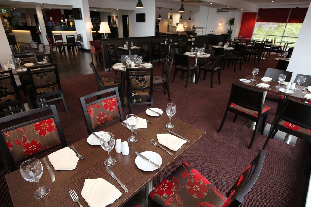Ramada Wakefield Hotel Eksteriør billede