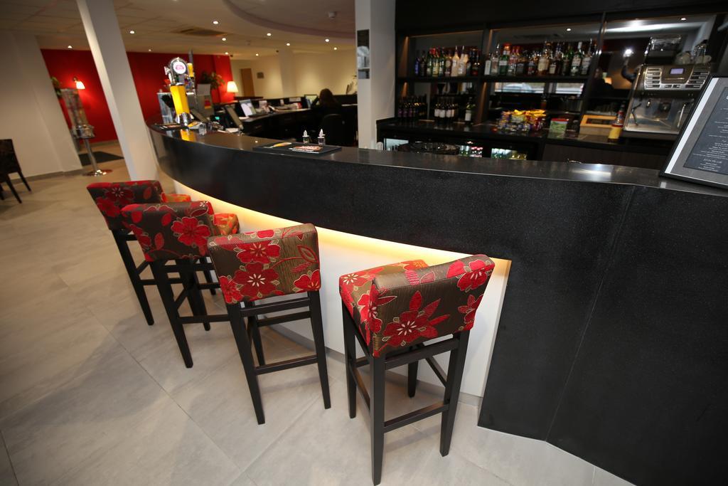 Ramada Wakefield Hotel Eksteriør billede