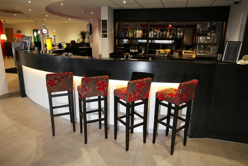 Ramada Wakefield Hotel Eksteriør billede