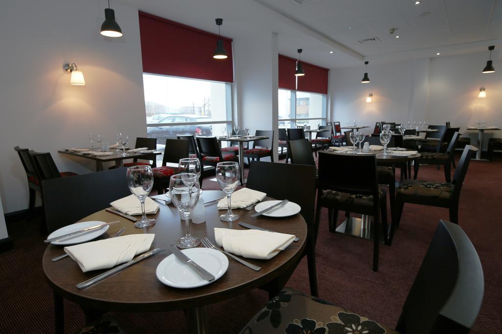 Ramada Wakefield Hotel Eksteriør billede