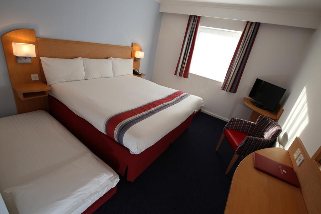 Ramada Wakefield Hotel Værelse billede
