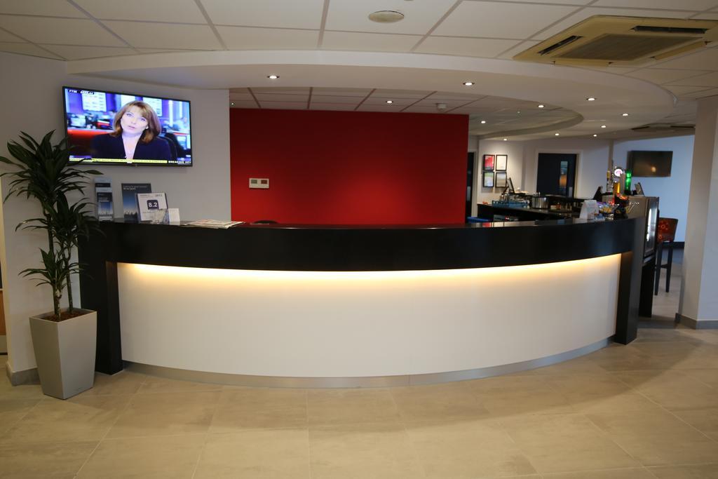 Ramada Wakefield Hotel Eksteriør billede