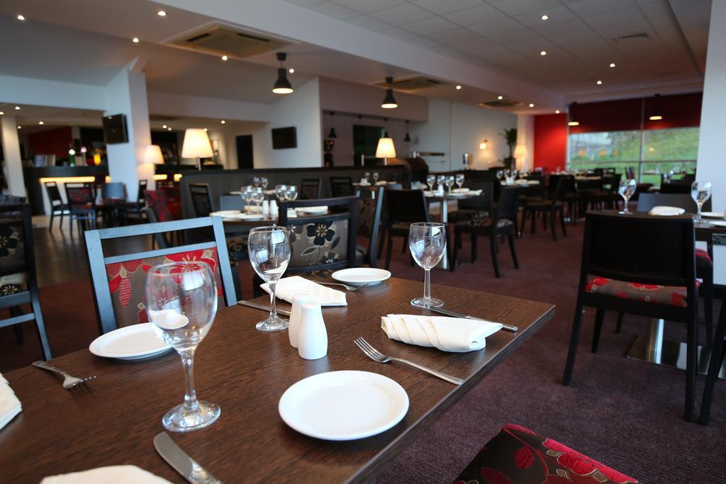 Ramada Wakefield Hotel Eksteriør billede