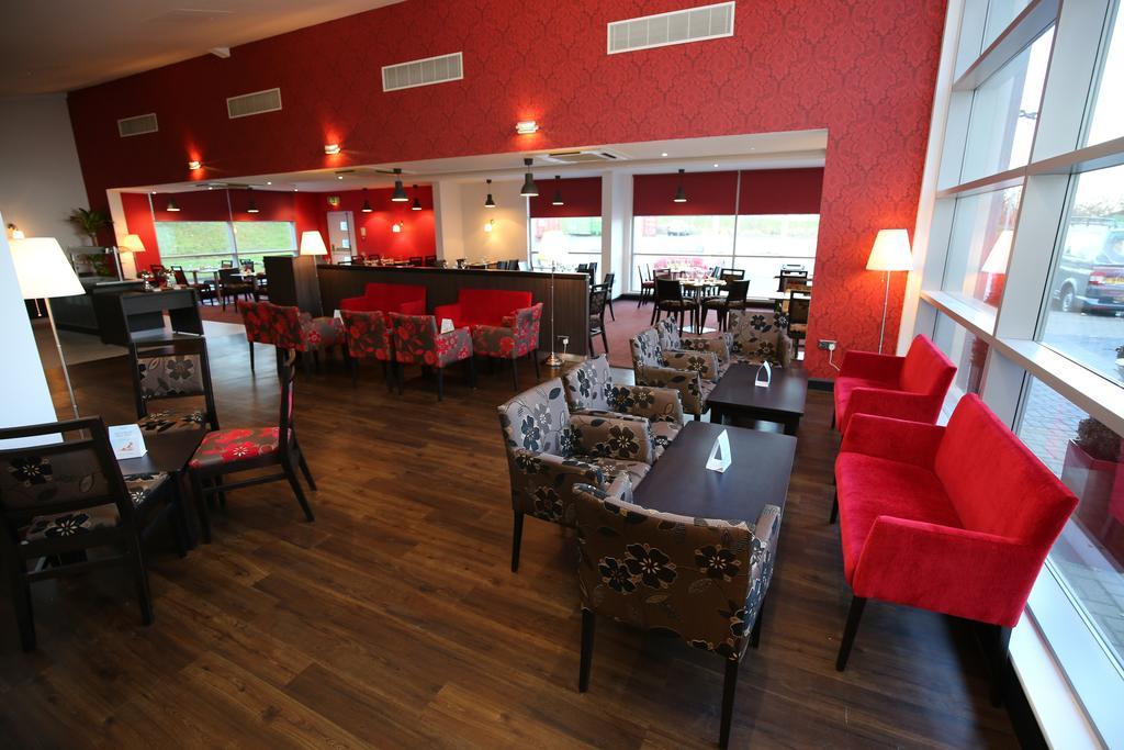 Ramada Wakefield Hotel Eksteriør billede