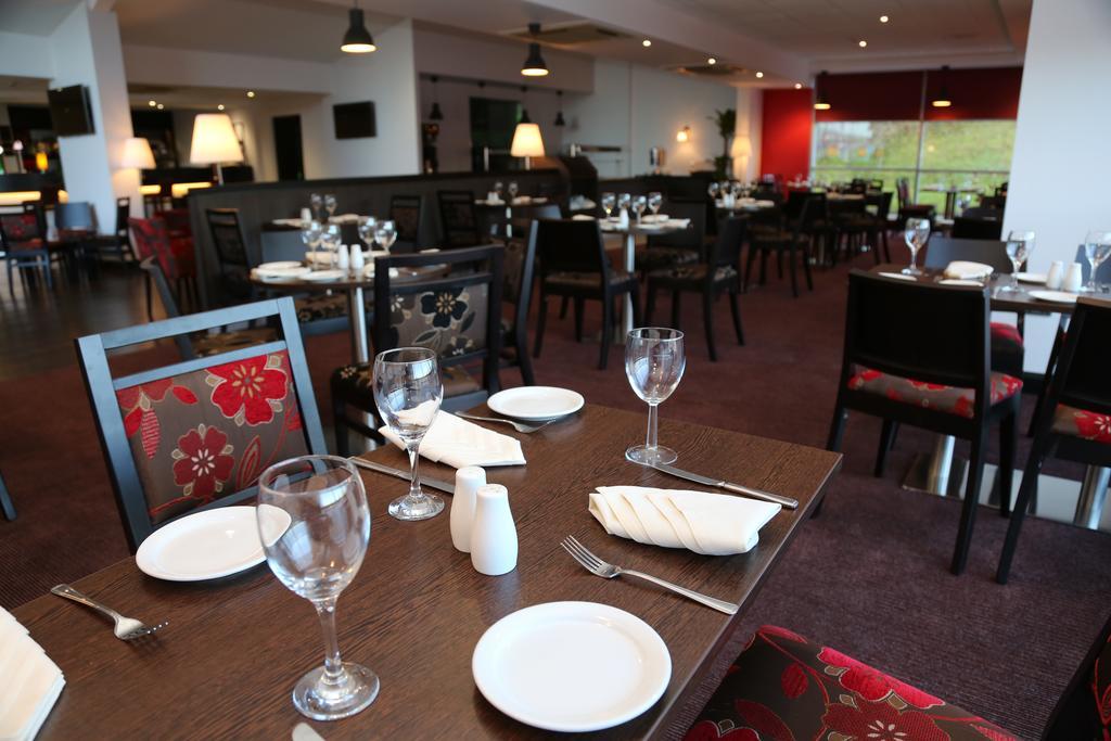 Ramada Wakefield Hotel Eksteriør billede