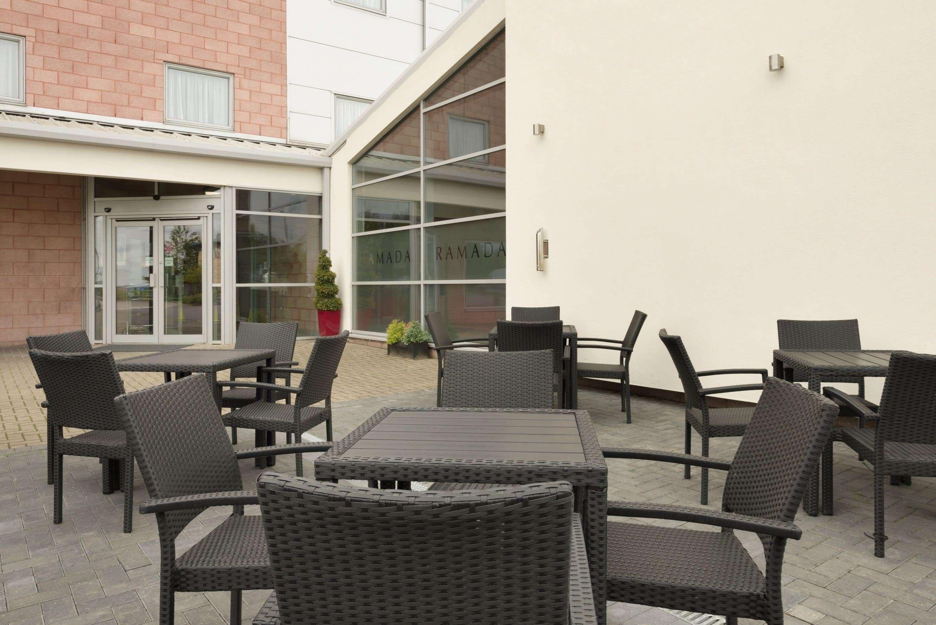 Ramada Wakefield Hotel Eksteriør billede