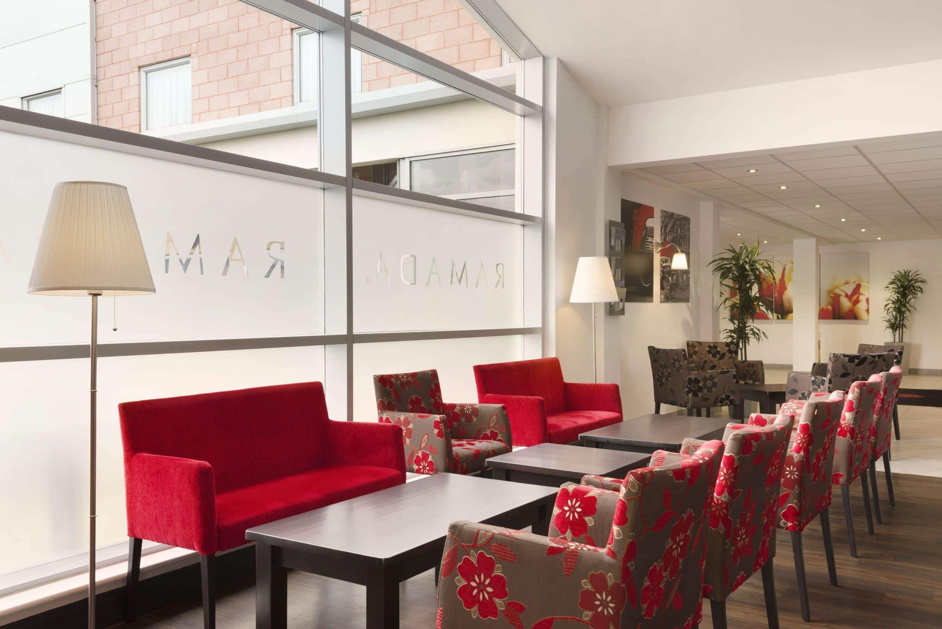 Ramada Wakefield Hotel Eksteriør billede