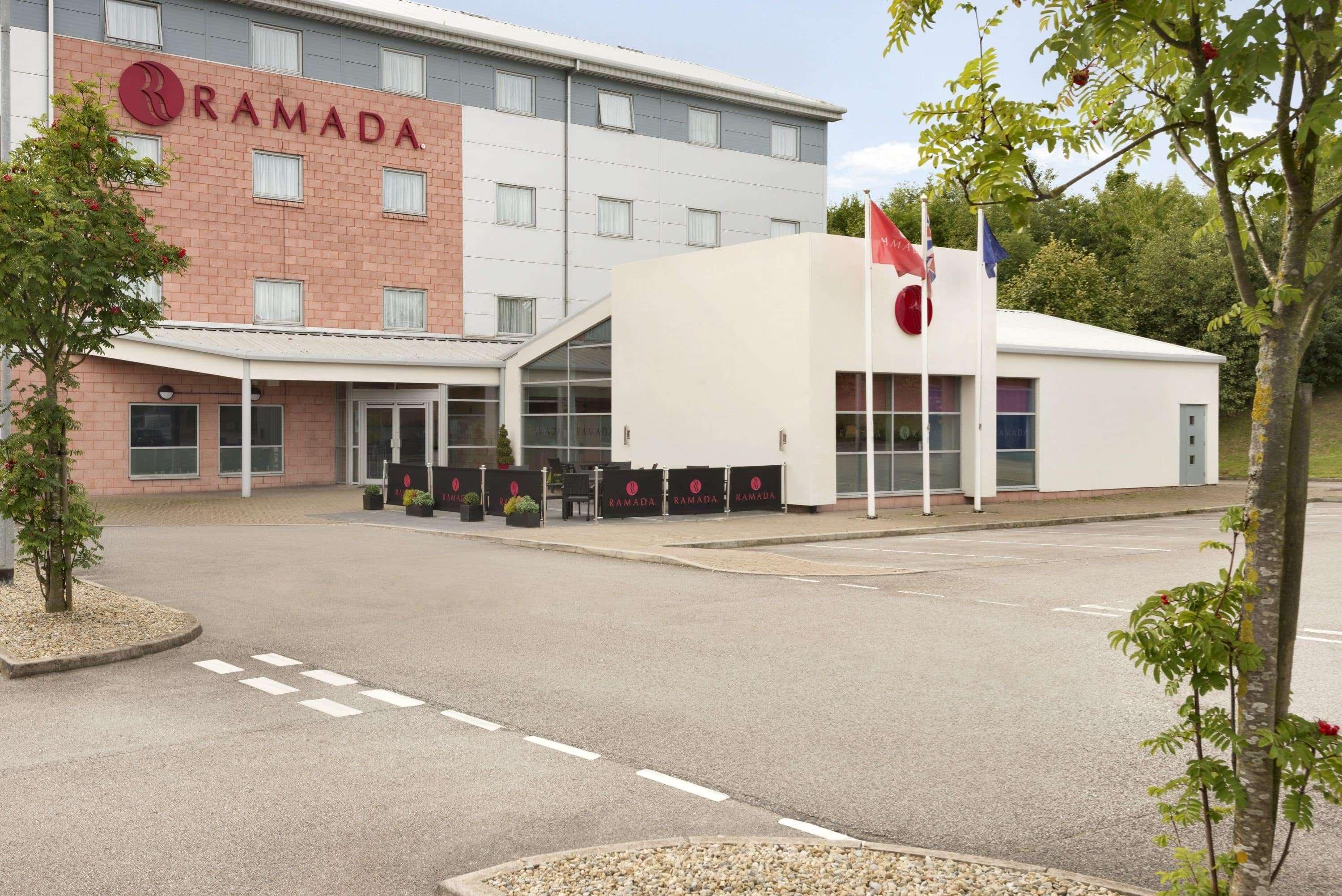Ramada Wakefield Hotel Eksteriør billede